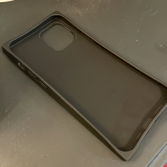 BARELY USED iPhone 12/12pro Square Phone Case - Picture 2 of 2